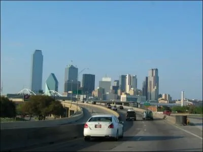 Dbarquez  l'aroport de Fort-Worth, et vous verrez que son univers n'est pas si impitoyable que a !