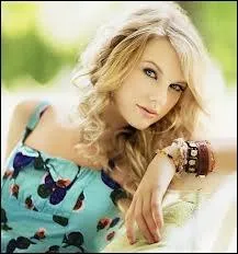 Quand Taylor avait  peu prs 12 ans elle tait dans un groupe de copines et un jour elles ont dcid de la laisser tomber; pourquoi ?