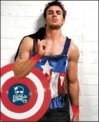 Qui interprte ce personnage dans le film de 2011  Captain America  First Avenger  ralis par Joe Johnston ?