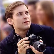 Et qui interprte le rle de  Spidey  dans la trilogie de Sam Raimi au cinma ?
