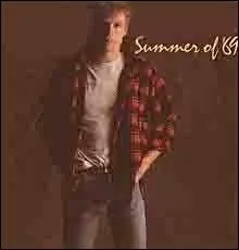 Un autre artiste, canadien, a enregistr, quand il tait jeune, une chanson qui s'appelle Summer of 69. Qui est-ce ?