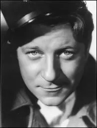 Cinma - Dans quel grand classique franais Jean Gabin a-t-il incarn un personnage nomm Marchal ?