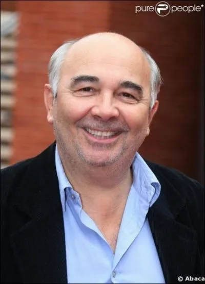 En 2004, dans quel film Grard Jugnot interprte-t-il le surveillant d'un pensionnat pour garons ?