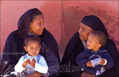 Je suis fatigu. Peux-tu me cliner maman de Guelmim-Es Smara ?