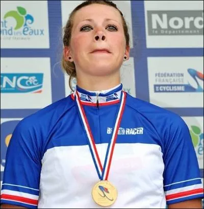 C'est l'actuelle (2012) championne de France sur route. Cette cycliste s'appelle :