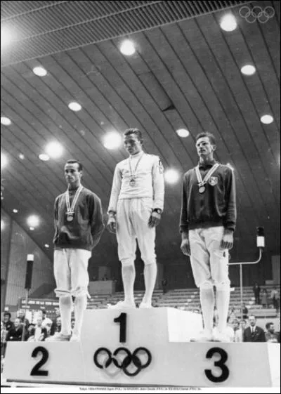 Trois fois champion de France, deux fois champion du monde et mdaill d'or aux Jeux olympiques de Mexico en 68, Daniel Revenu tait :