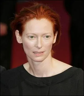 Dans quelle adaptation de romans peut-on voir la sorcire blanche, incarne par Tilda Swinton ?