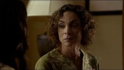 Passons maintenant aux sries, de quoi meurt Sheila Bennett (la grand-mre de Bonnie) dans  The Vampire Diaries  ?