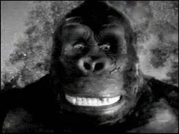 En 1933, sort un long-mtrage qui deviendra un vritable mythe cinmatographique. Reprenant le thme de  La Belle et la Bte , il possde  ce jour deux remakes (1976-2005).