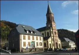 Nous traversons le village du Bonhomme, o les habitants rpondent au nom de ...