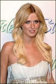 Qui est-elle ? C'est la soeur de Paris Hilton.