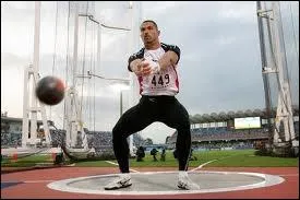 Athlte Japonnais n en 1974, champion olympique du lancer du marteau aux JO d'Athnes 2004.