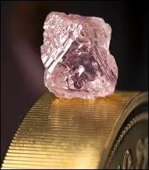 Qu'est-ce qui est capable de rayer un diamant ?