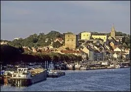 Je me rends dans la ville de Conflans-Sainte-Honorine, connue pour tre la capitale de la batellerie. Quel nom donne-t-on aux habitants de cette ville ?