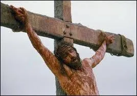 Pilate réunit le Golgotha mondain 
Jésus-Christ superstar joua sa dernière Cène 
Dans la cité sacrée trancha le Sanhédrin 
Envoyant le prophète vers une mort obscène