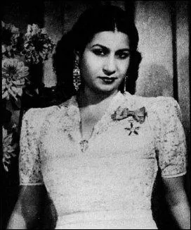 Elle fut la chanteuse la plus apprcie et la plus coute du monde arabe. Elle eut un succs continu durant plus de 50 ans. Qui est cette grande star ?