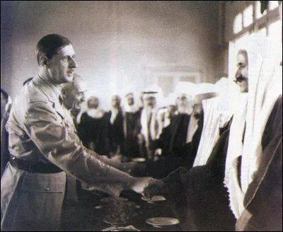 Le 10 aot 1941, le Gnral de Gaulle rentre d'une visite de 2 jours... mais dans quel pays ?