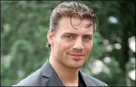 Qui est-ce dans la srie ?