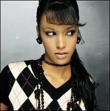 Quel est le titre de sa premire chanson ? ( succs)