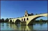 ''Sur le pont d'Avignon'' , des papes auraient pu danser au...