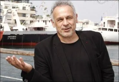 Son nom n'apparat pas dans le gnrique de ...