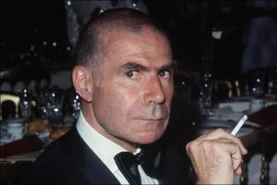 Son nom n'apparat pas dans le gnrique de ...