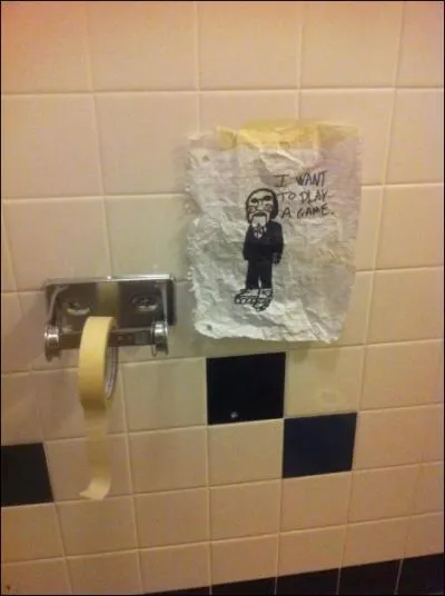 A quel genre de film vous fait penser ce petit lutin, pas si malicieux que a ?