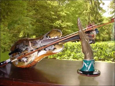 Si nous devions inventer un bijou et son nom pour Quizz. Biz, qu'imaginerions-nous ? Faites-vous plaisir !