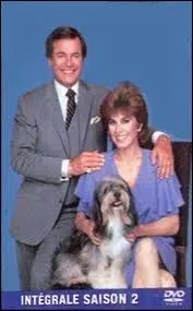 Jonathan et Jennifer, les justiciers milliardaires sont accompagns de Max et de leur adorable chien Fvrier.