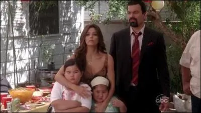 Comment s'appelle la tante de Carlos ?