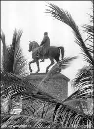  partir de la Premire Guerre mondiale, qui fut surnomm le  Roi Soldat  et/ou le  Roi Chevalier  ?