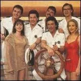 Enfin, après de multiples aventures à leur domicile, les Musclés décidèrent de prendre le large en se lançant dans le business de la croisière. Cette nouvelle sitcom s'appelait :