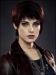 Trouvez les bonnes affirmations concernant Alice Cullen.