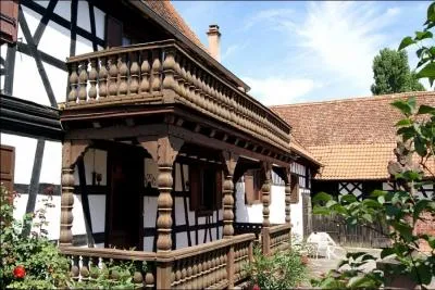 Ne prenons pas trop au sérieux les ... . des gens qui aiment étonner par leurs propos. Complétez.