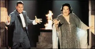 Qui sont ces deux monstres sacrés, l'une est soprano, l'autre égérie de la musique rock ? On les connait aussi pour avoir enregistré un album en 1987. Un titre fut repris lors des jeux de Barcelone.