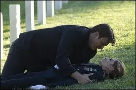 Que dit Castle  Beckett quand elle reoit la balle dans le corps ?
