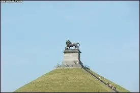 En 1826, qui demanda que la Butte du Lion de Waterloo fut rige pour marquer l'endroit o son fils fut bless ?