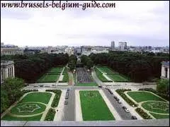 Quel monument fut rig  Bruxelles pour commmorer le 50me anniversaire de l'indpendance de la Belgique ?