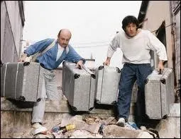  J'ai du mal  parler parce que j'ai les dents qui poussent  ou un extrait d'une chanson de Renaud  Casse-toi tu pues, et ...   sont 2 indices !