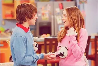 Qui a offert ce pull  Miley ?