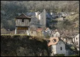 Je termine avec la commune d'Ambeyrac et ses habitants rpondant au nom de ...