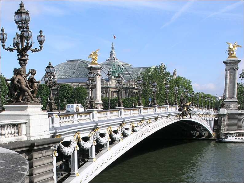 Paris - Le pont Alexandre-III a été nommé ainsi en l'honneur d'un souverain du XIXe siècle. Sur quel pays régnait ce dernier ?