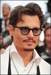 Il a jou dans ces films trs connus comme Pirates des Carabes, Charlie et la chocolaterie, Alice aux pays des merveilles. .