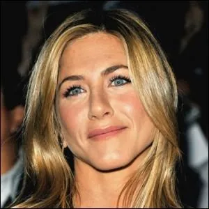 C'est Rachel Green de la srie Friends et Grace Connelly dans Bruce tout puissant !