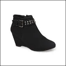 Combien cotent environ des bottines  talons, noires, en similicuir ?