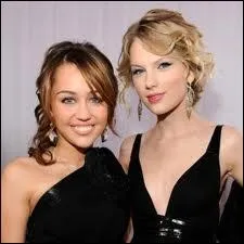 Qui est sortie avec un des frres Jonas ?