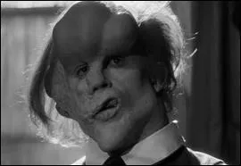 Quel acteur a incarn�  Elephant man  dans un film de David Lynch ?