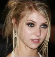 Voici Taylor Momsen. Quel est son style ?