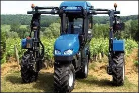 Comment appelle-t-on ce tracteur agricole qui permet de traiter plusieurs rangs de vignes en mme temps ?
