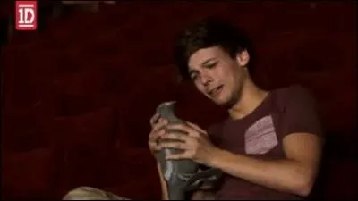 Comment s'appelle la petite amie de Louis ?